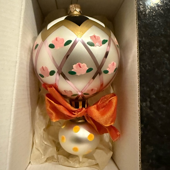 MacKenzie-Childs Other - MacKenzie-Childs Double Drop White and Gold Ornament with Pink Accents